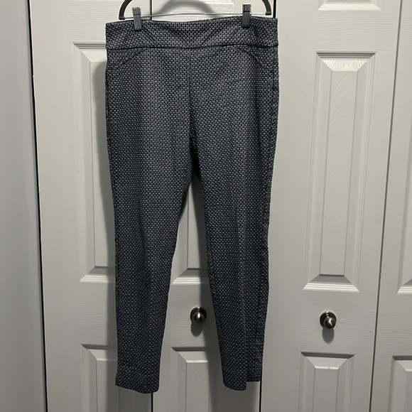 Charter Club Cambridge slim pants style 14P $12 - Picture 2 of 4